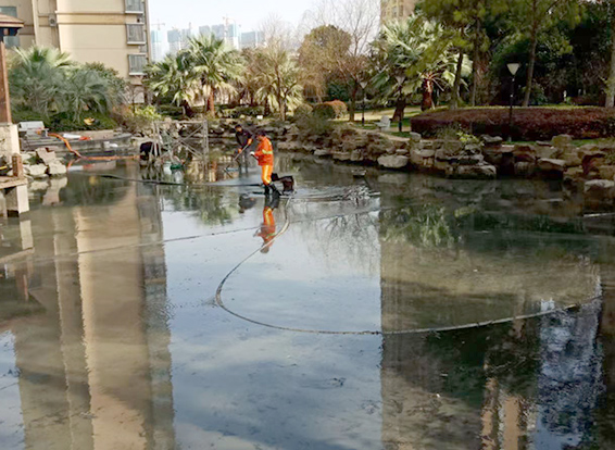 芷江景观池淤泥清理